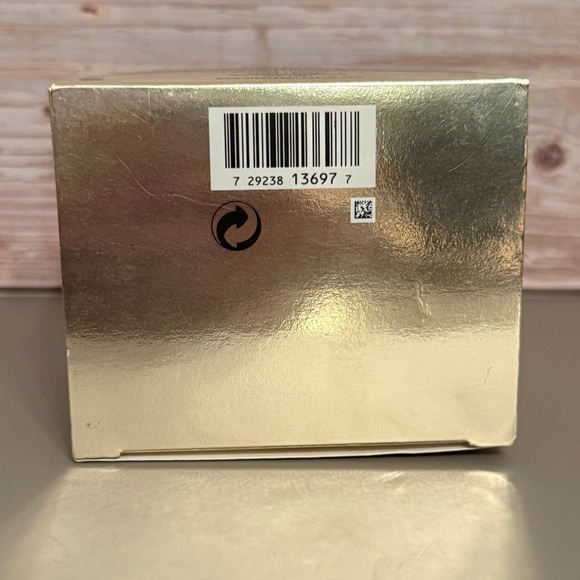 Cle de Peau Beaute The Foundation, Shade B10, SPF 22, NIB, Anti-Aging Makeup - Picture 10 of 11